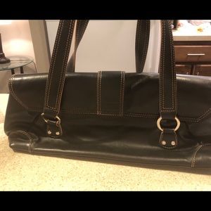 Kenneth Cole Black leather purse